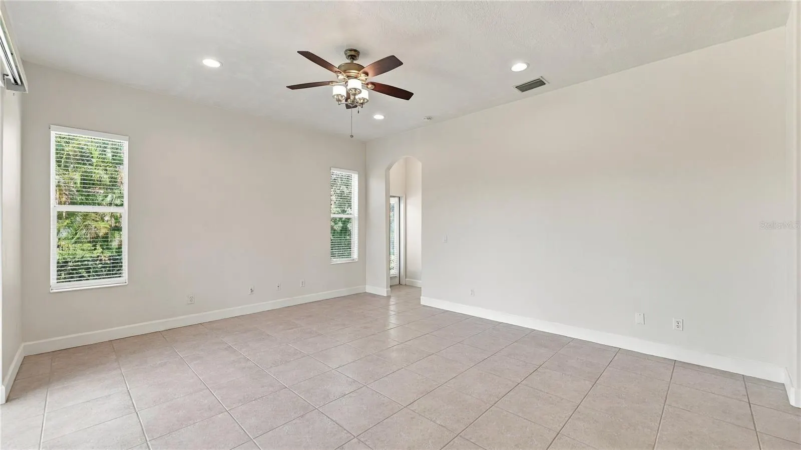 2884 GRAZELAND DR