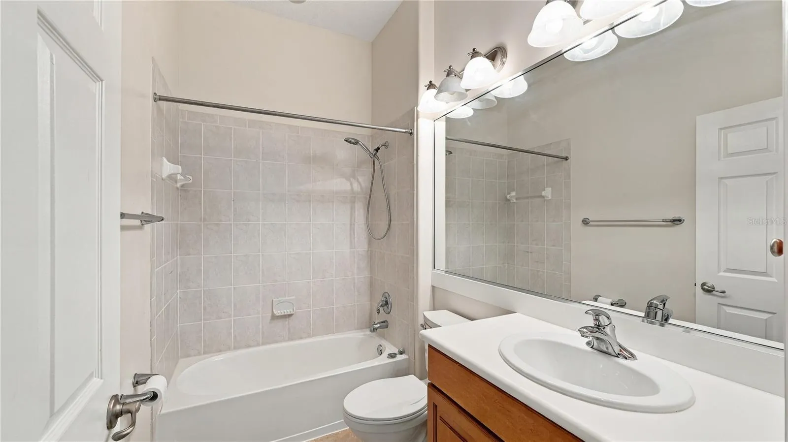 2884 GRAZELAND DR