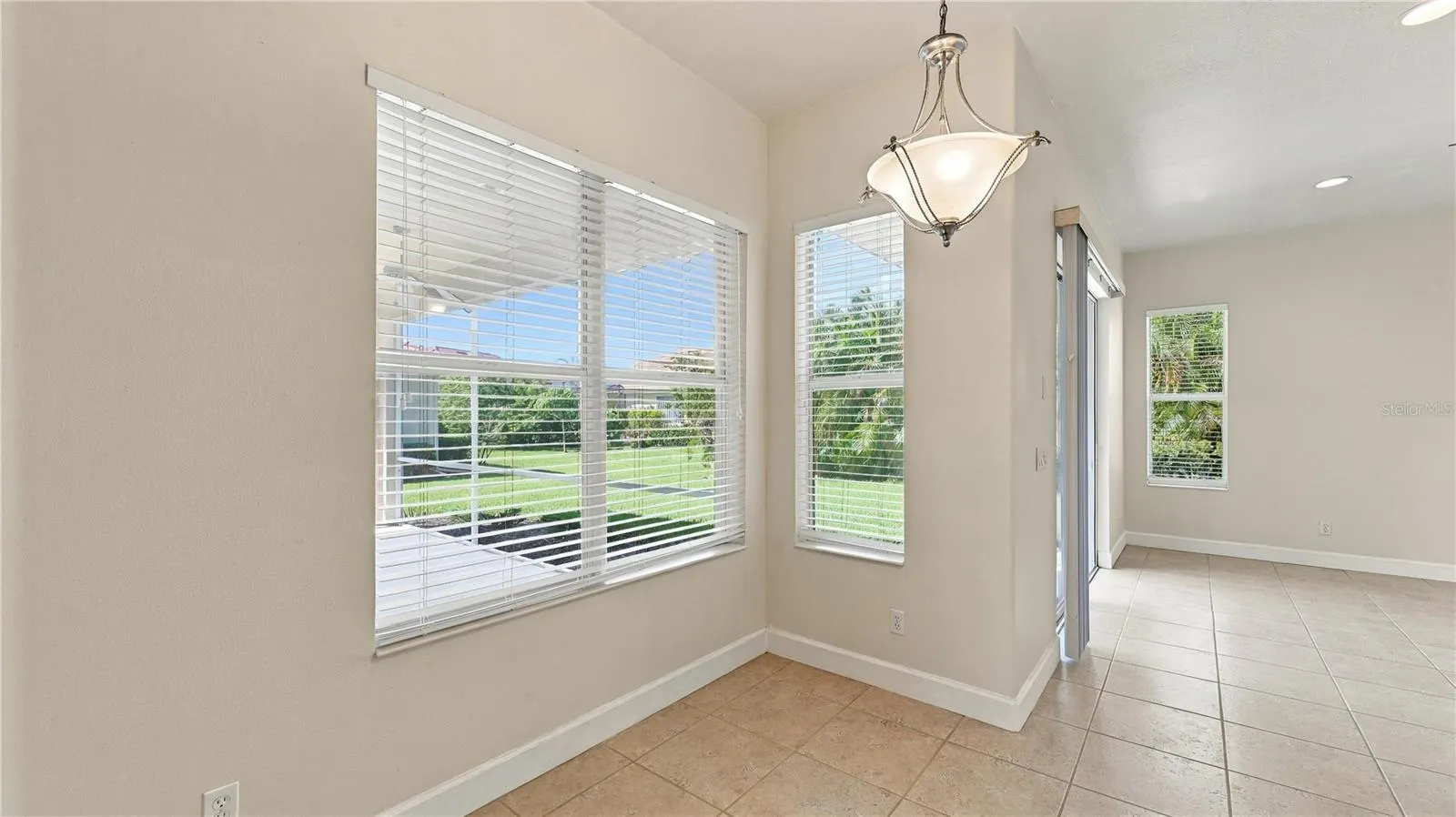 2884 GRAZELAND DR