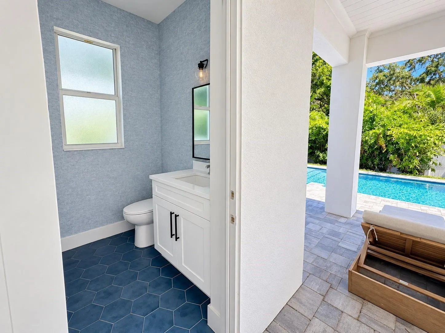 1647 SIESTA DR