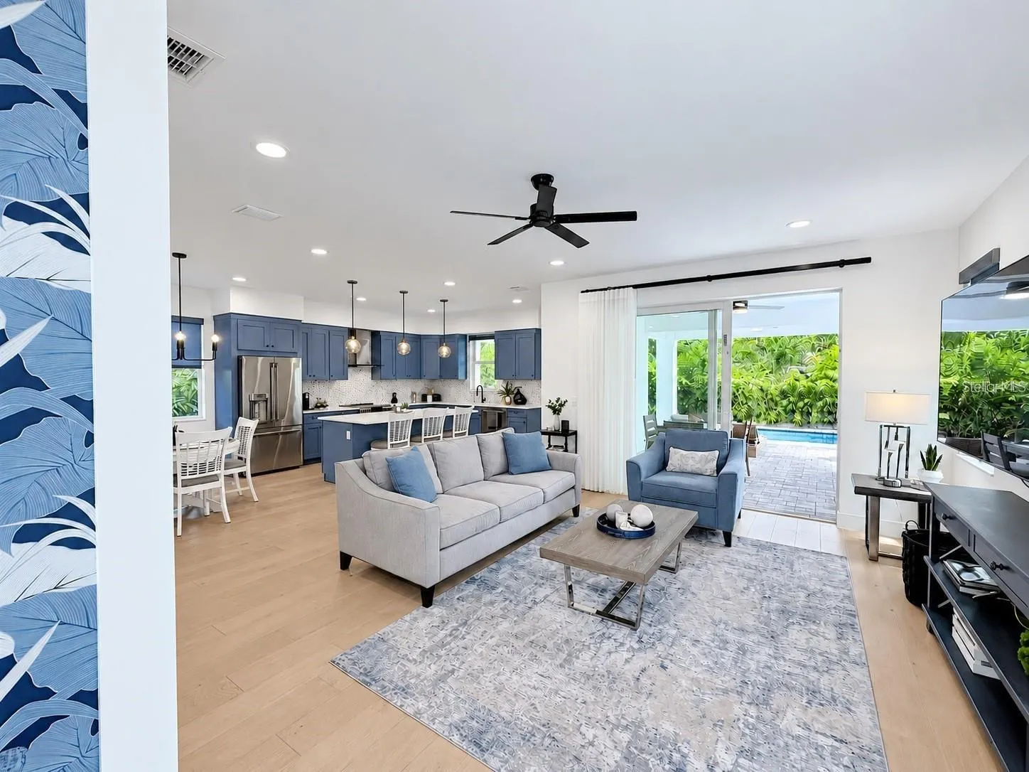 1647 SIESTA DR