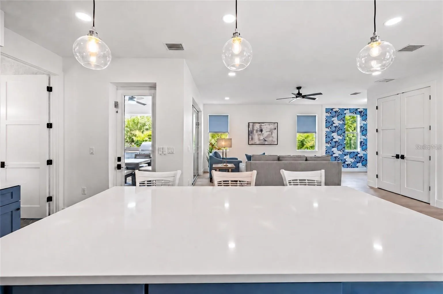 1647 SIESTA DR