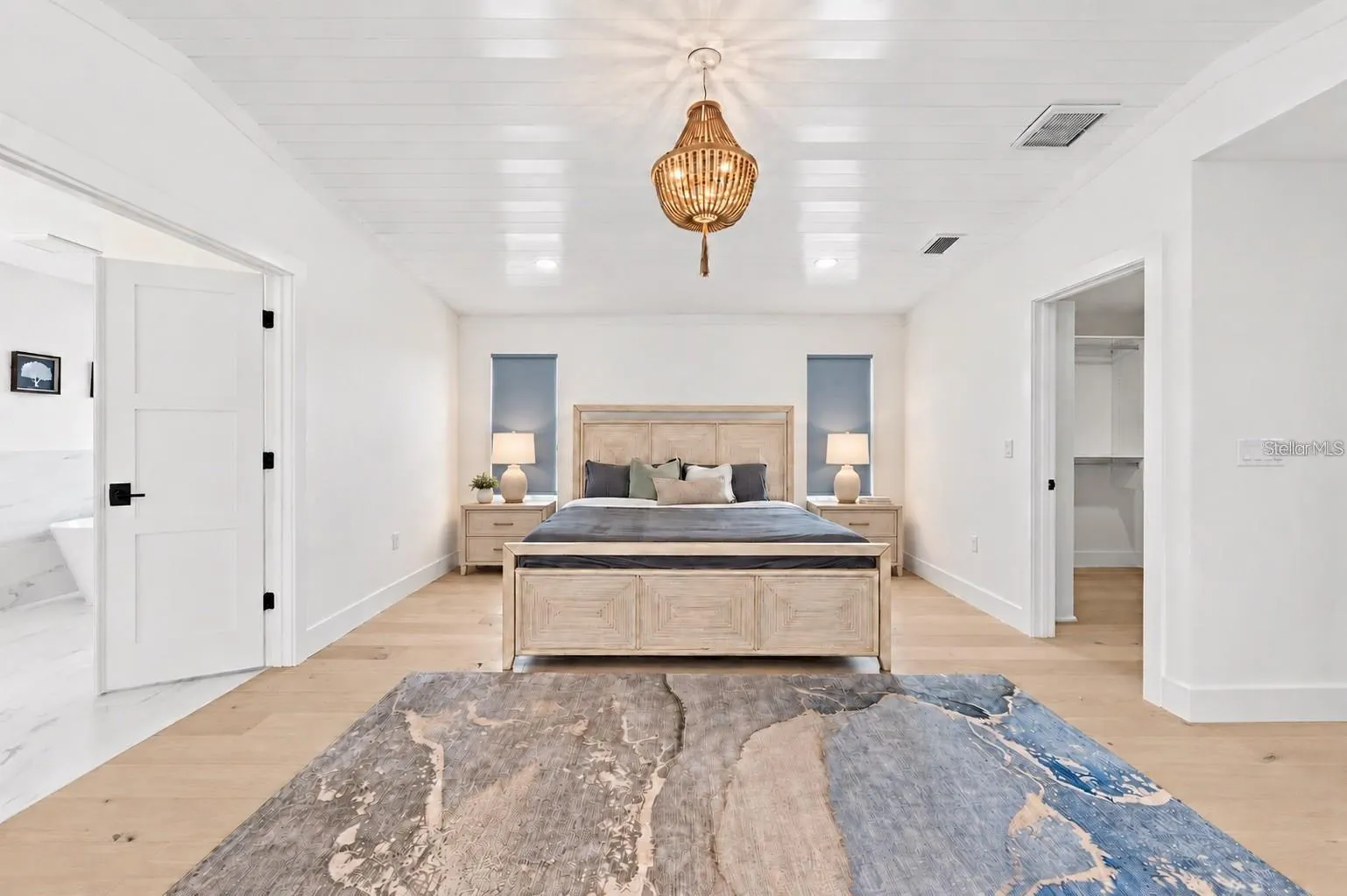 1647 SIESTA DR