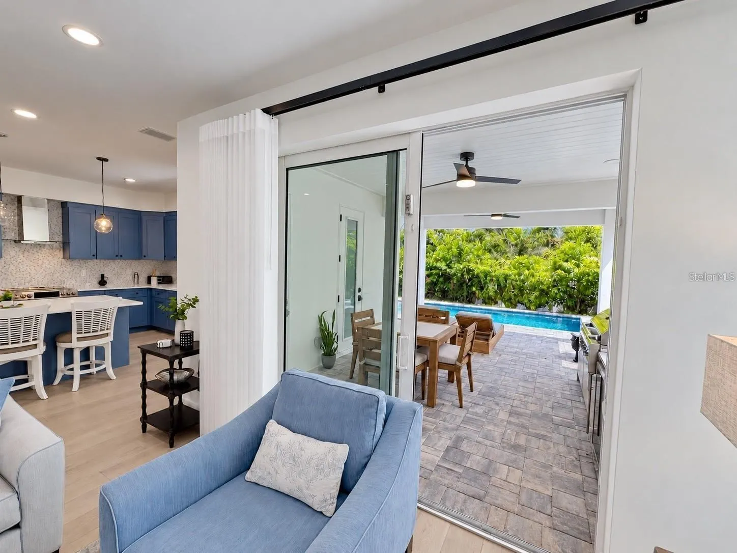 1647 SIESTA DR