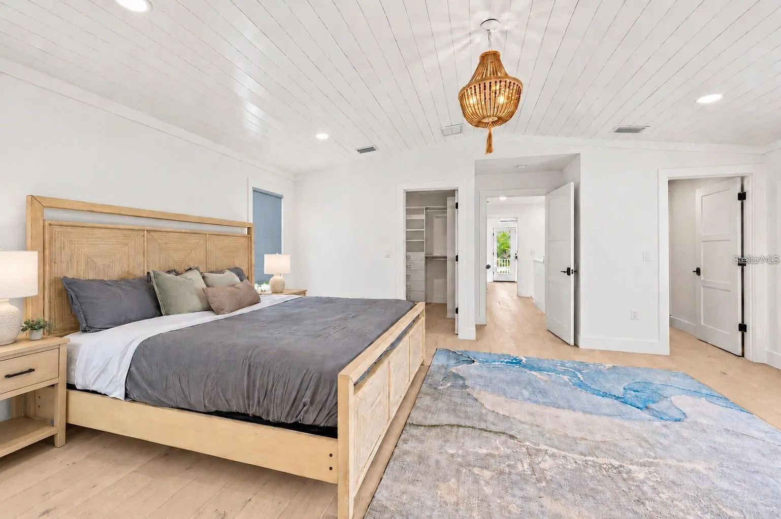 1647 SIESTA DR