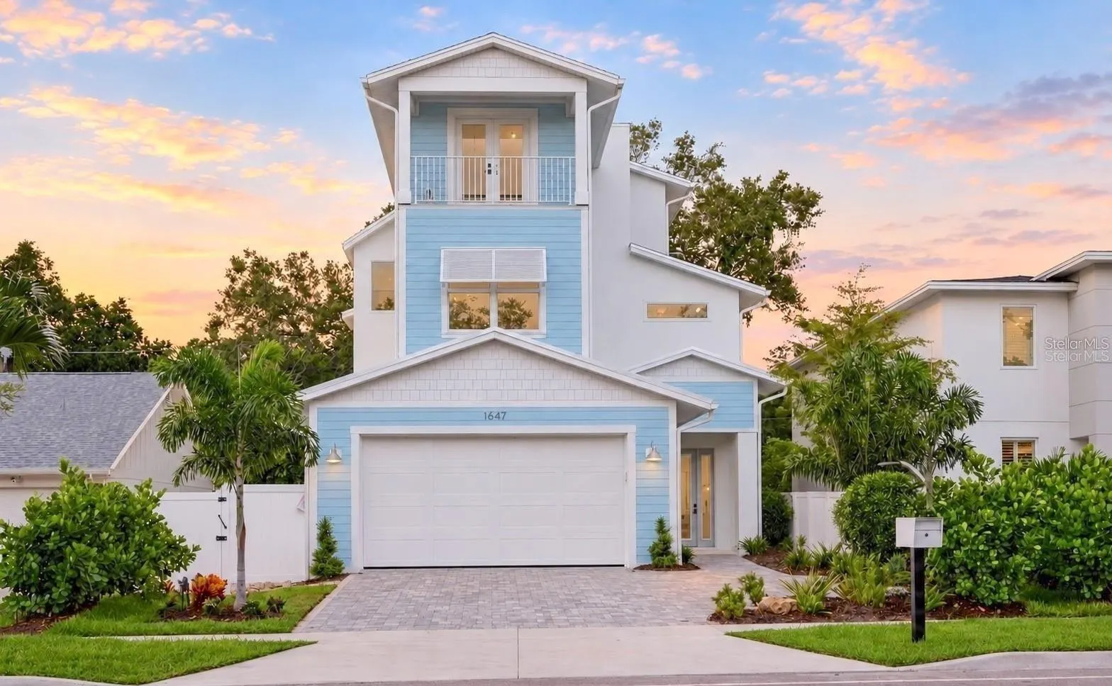 1647 SIESTA DR