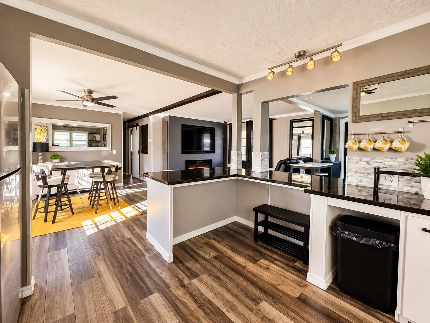 6912 MARLIN LN
