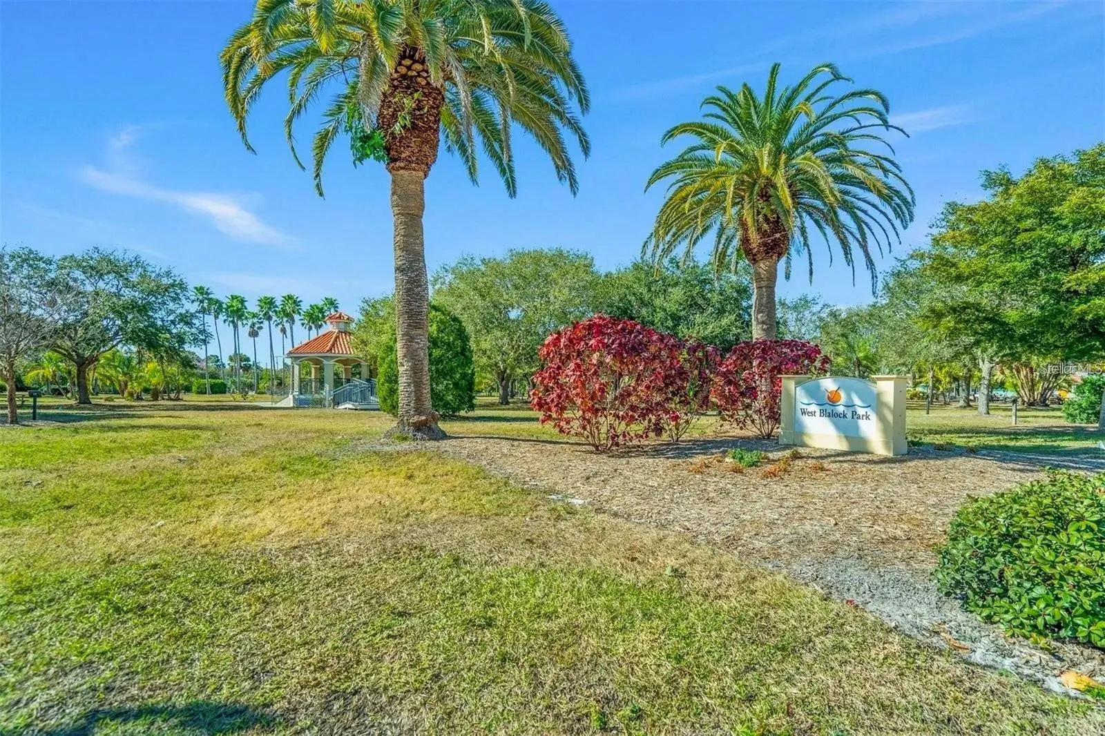 901 RIVIERA ST