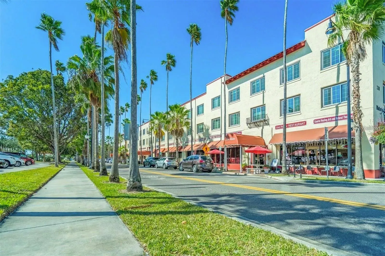 901 RIVIERA ST