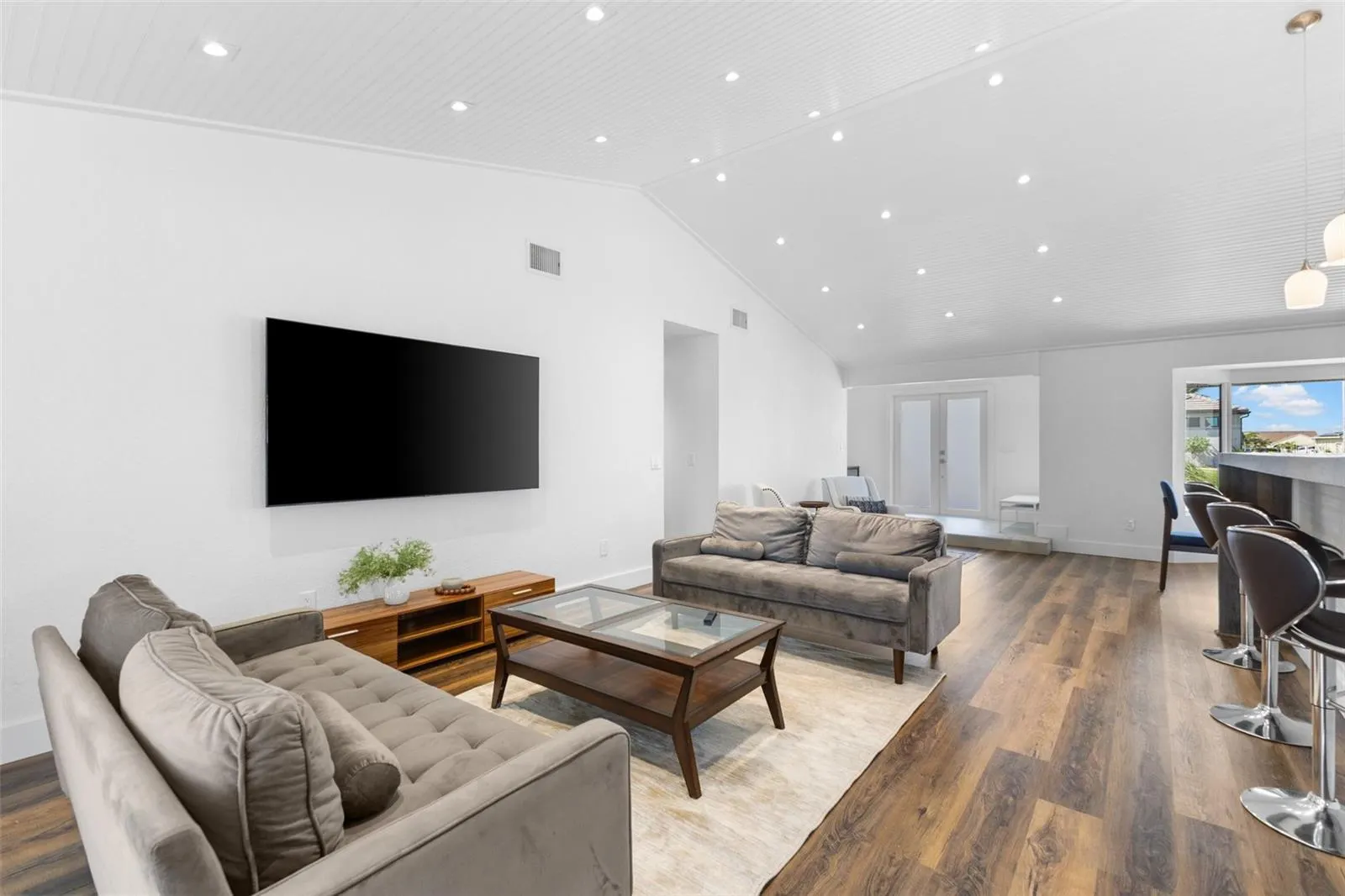 4196 EASTLAKE CT