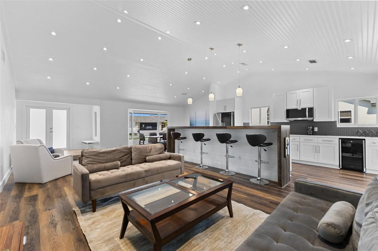 4196 EASTLAKE CT