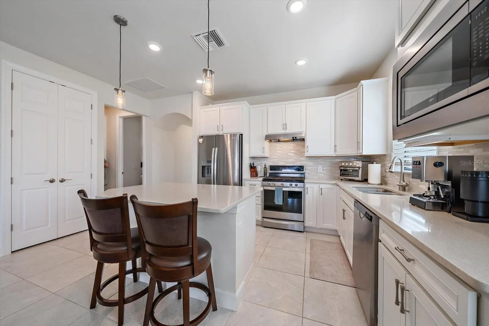 7022 HOLBROOK COVE