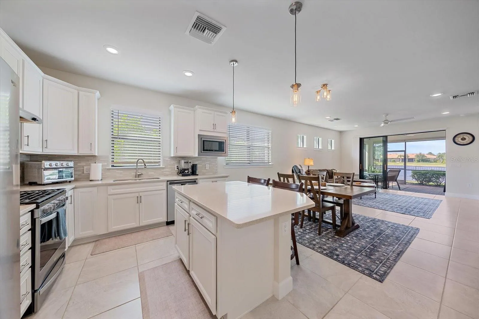 7022 HOLBROOK COVE