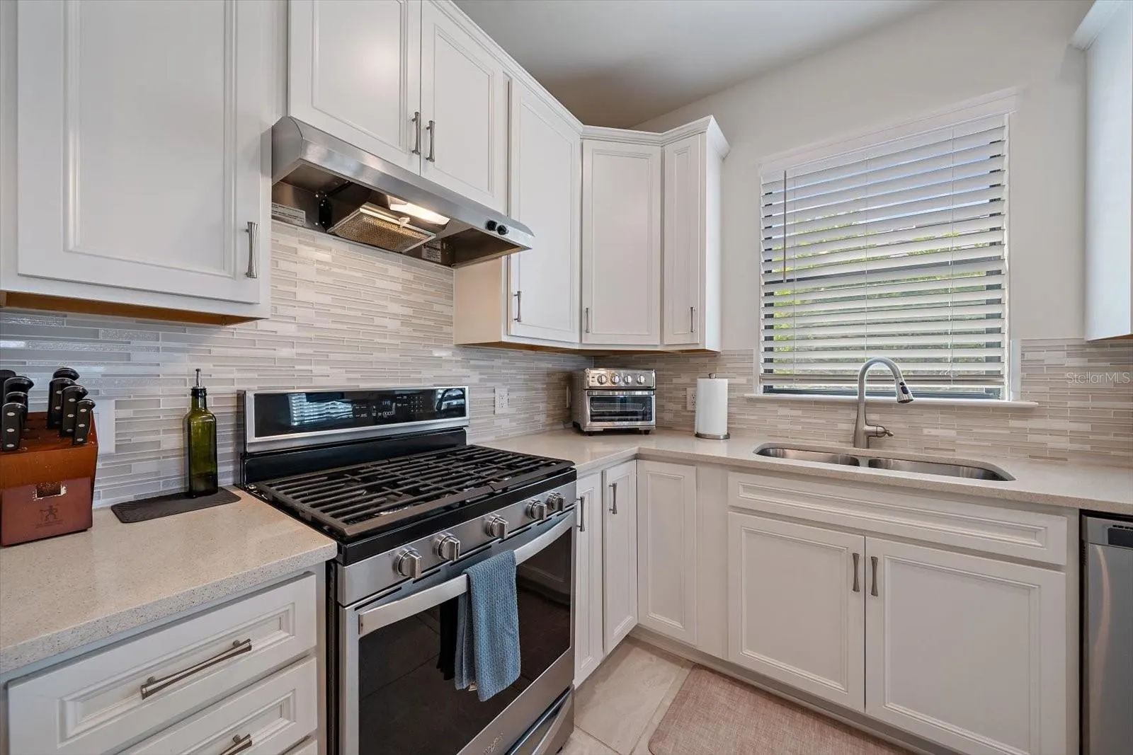 7022 HOLBROOK COVE