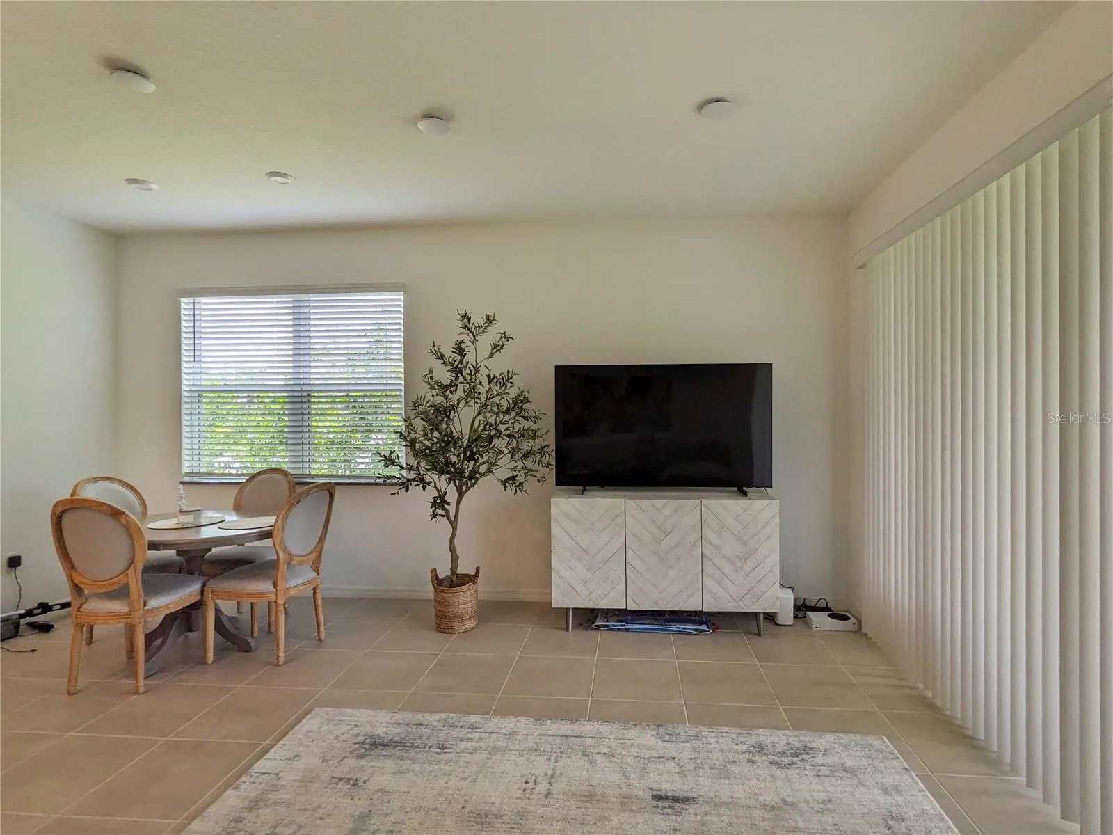 8593 LUNAR SKYE ST