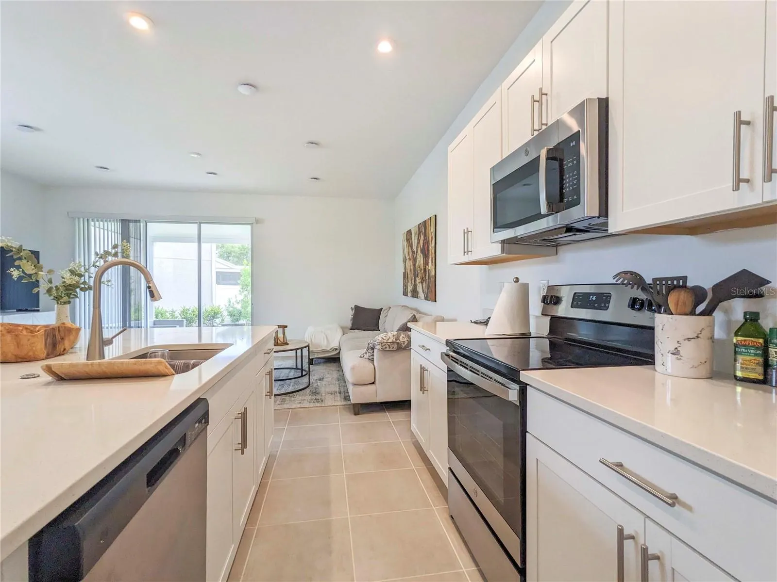 8593 LUNAR SKYE ST