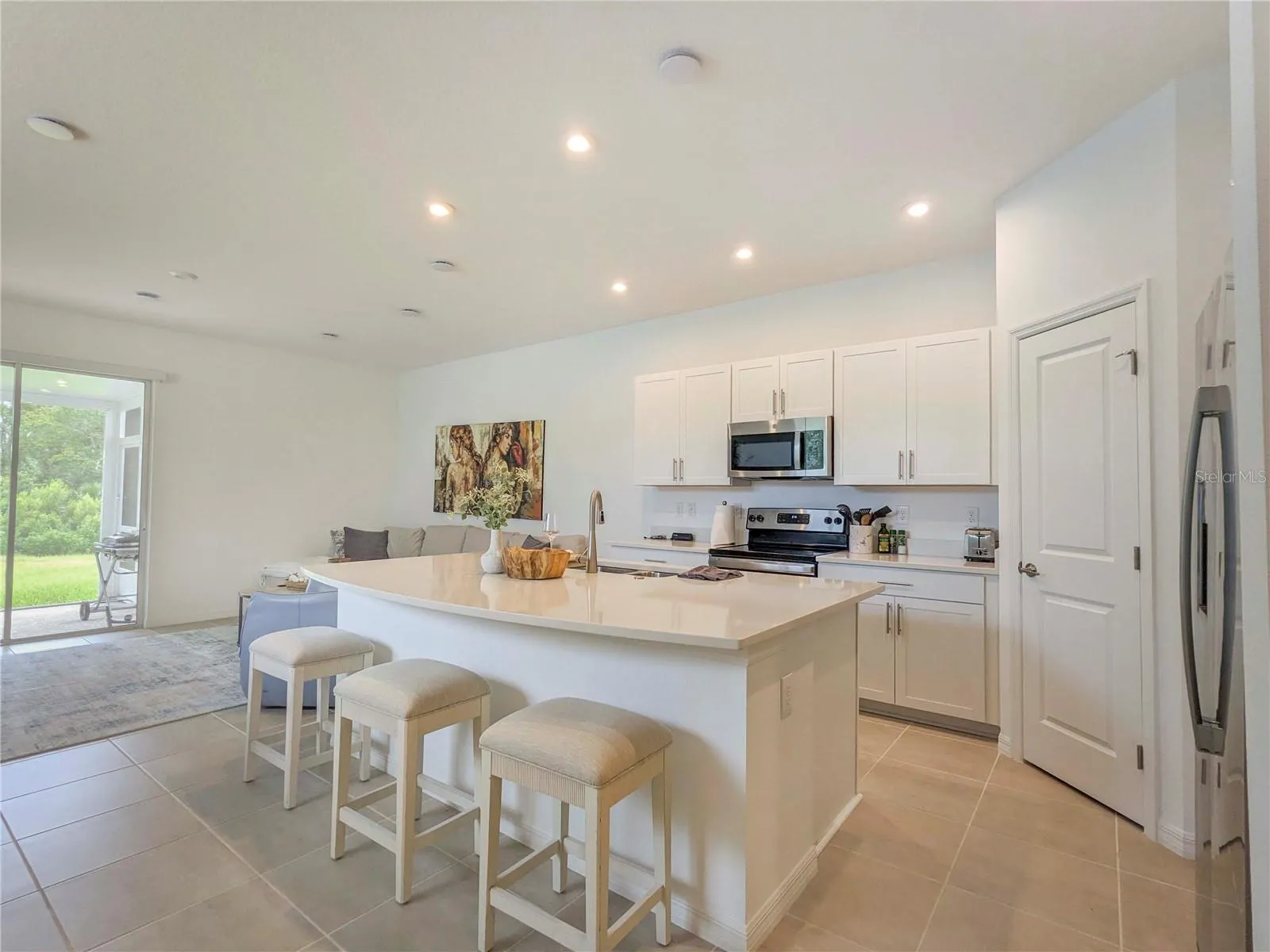 8593 LUNAR SKYE ST