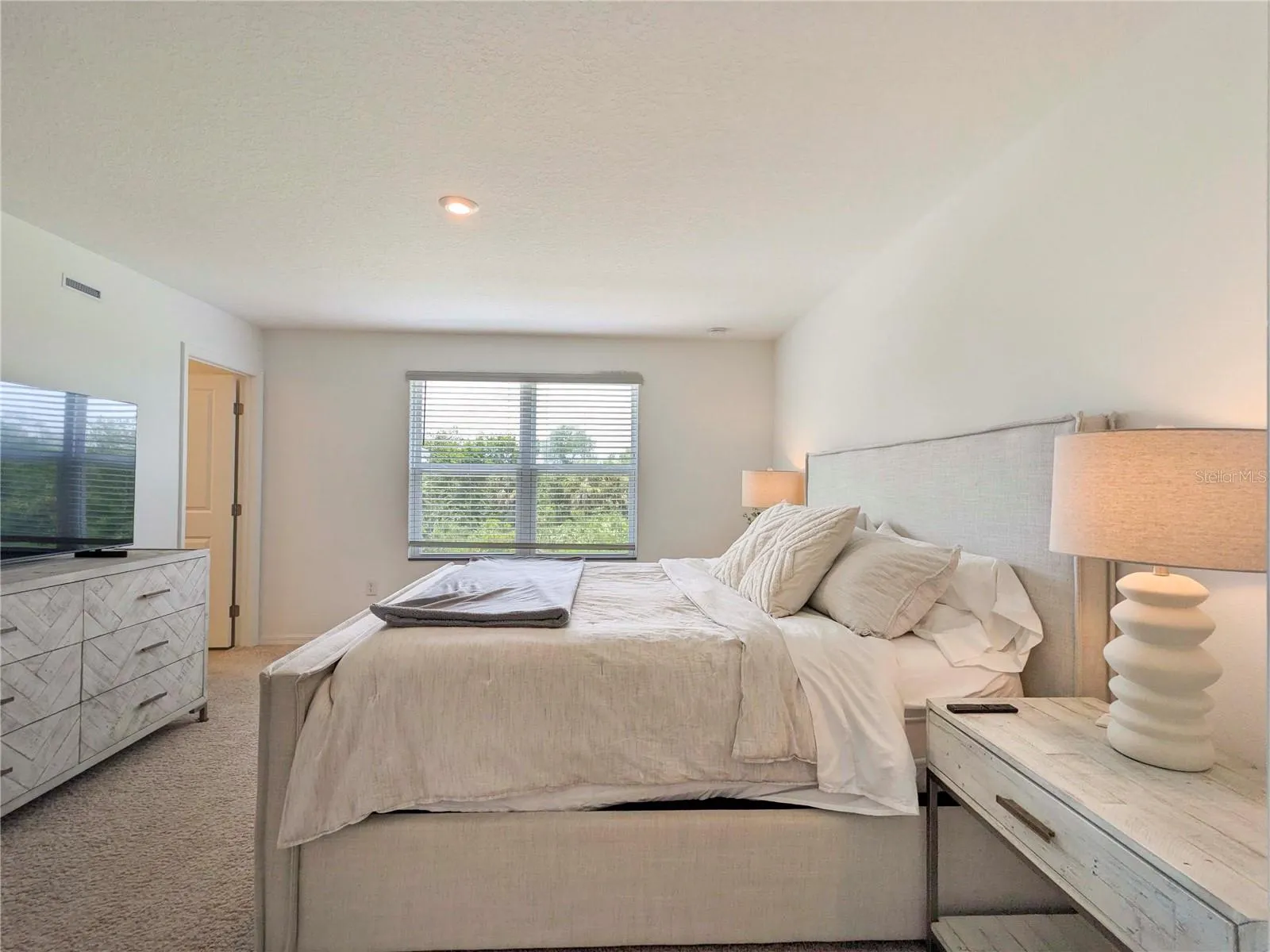 8593 LUNAR SKYE ST