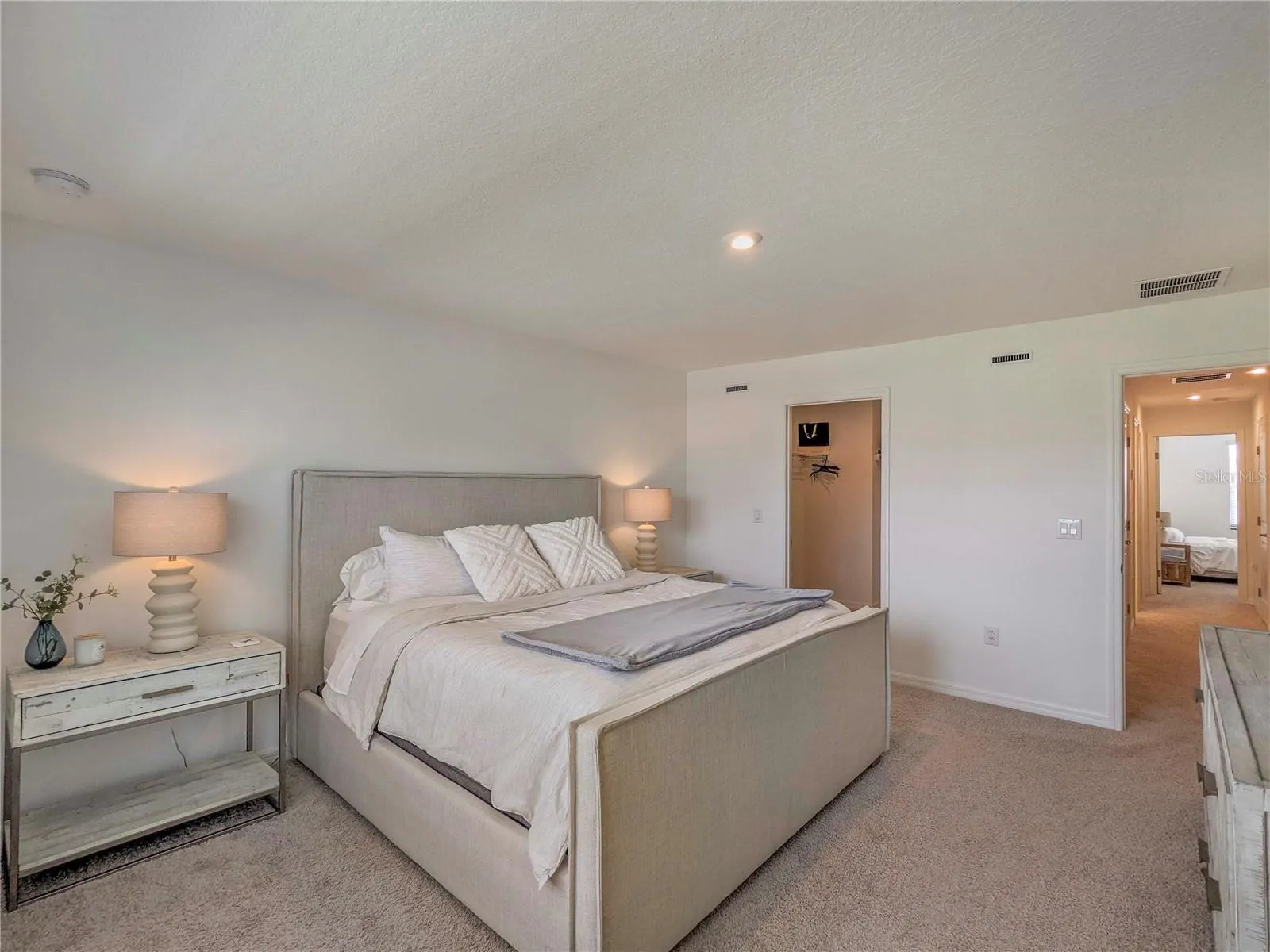 8593 LUNAR SKYE ST