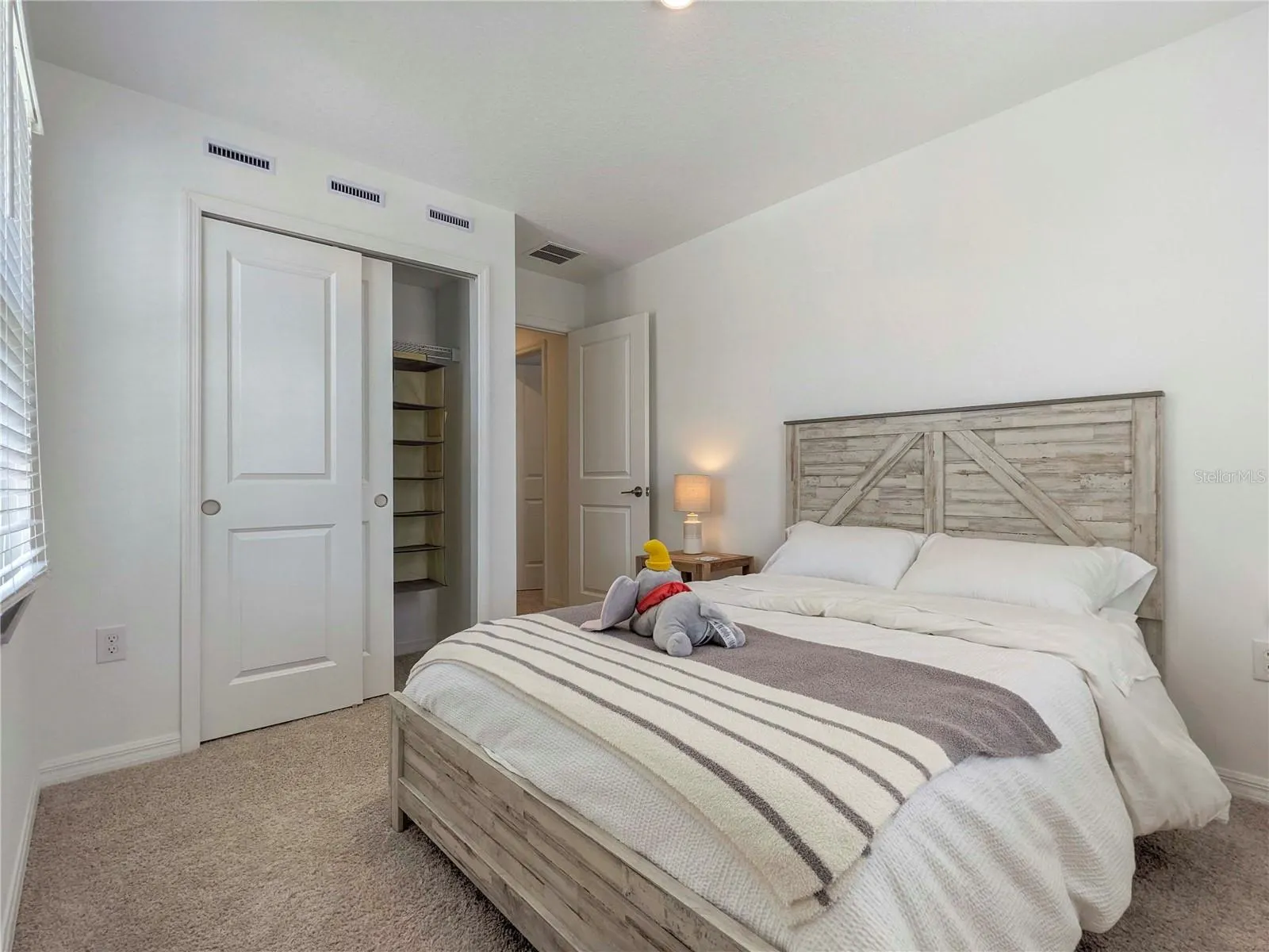 8593 LUNAR SKYE ST