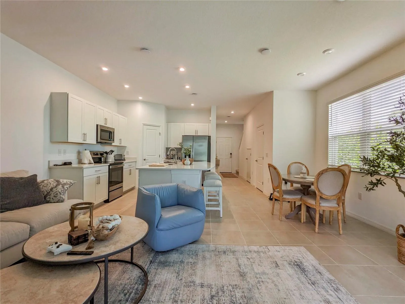 8593 LUNAR SKYE ST