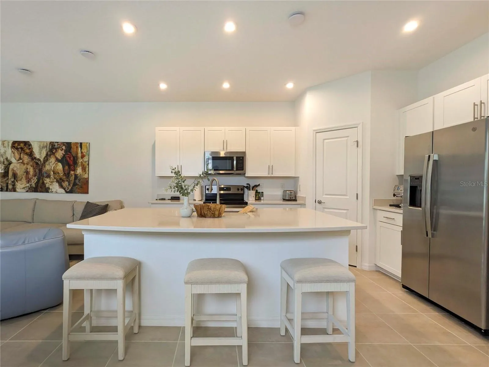 8593 LUNAR SKYE ST