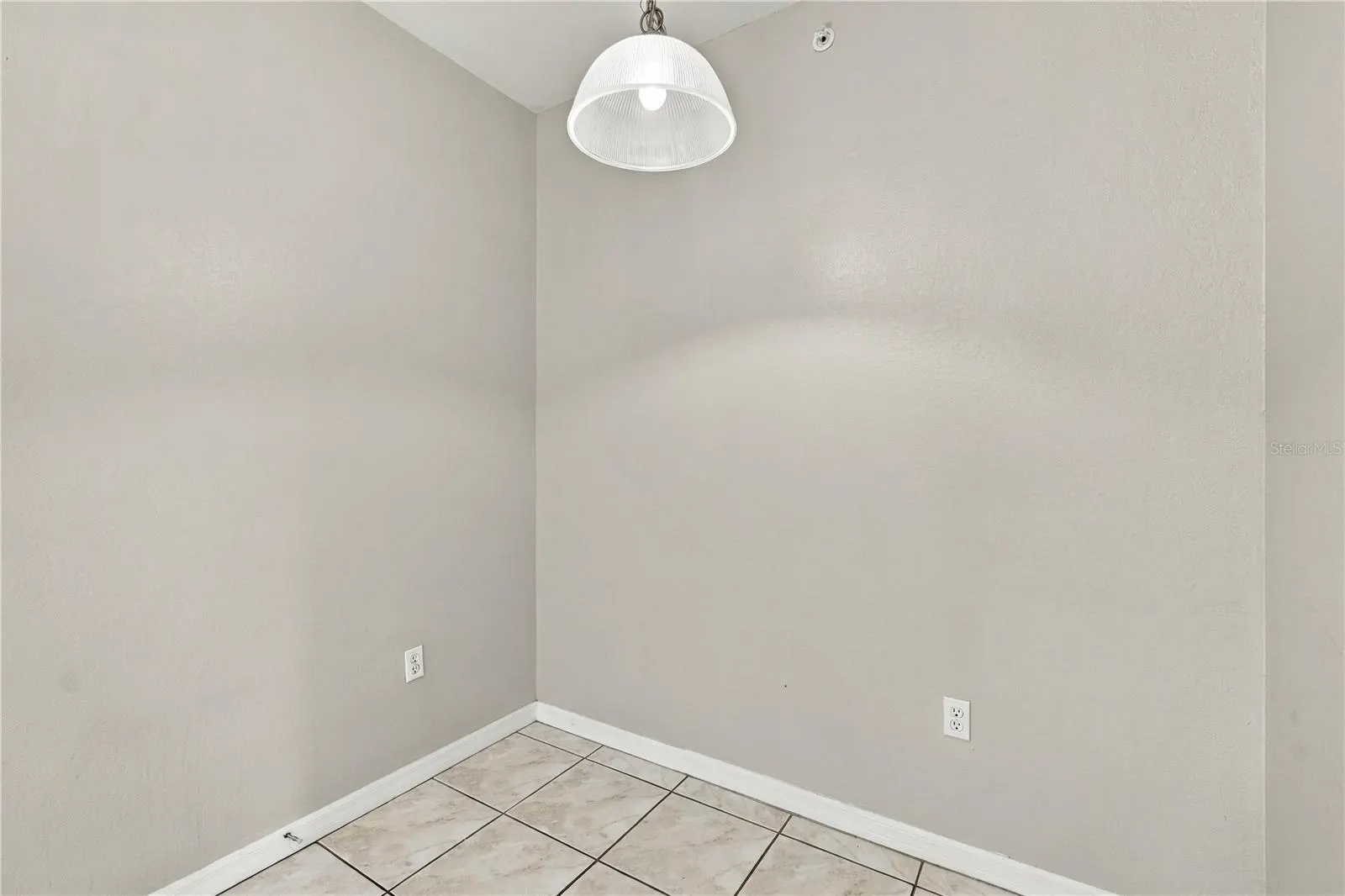 7617 SWEETBAY CIR