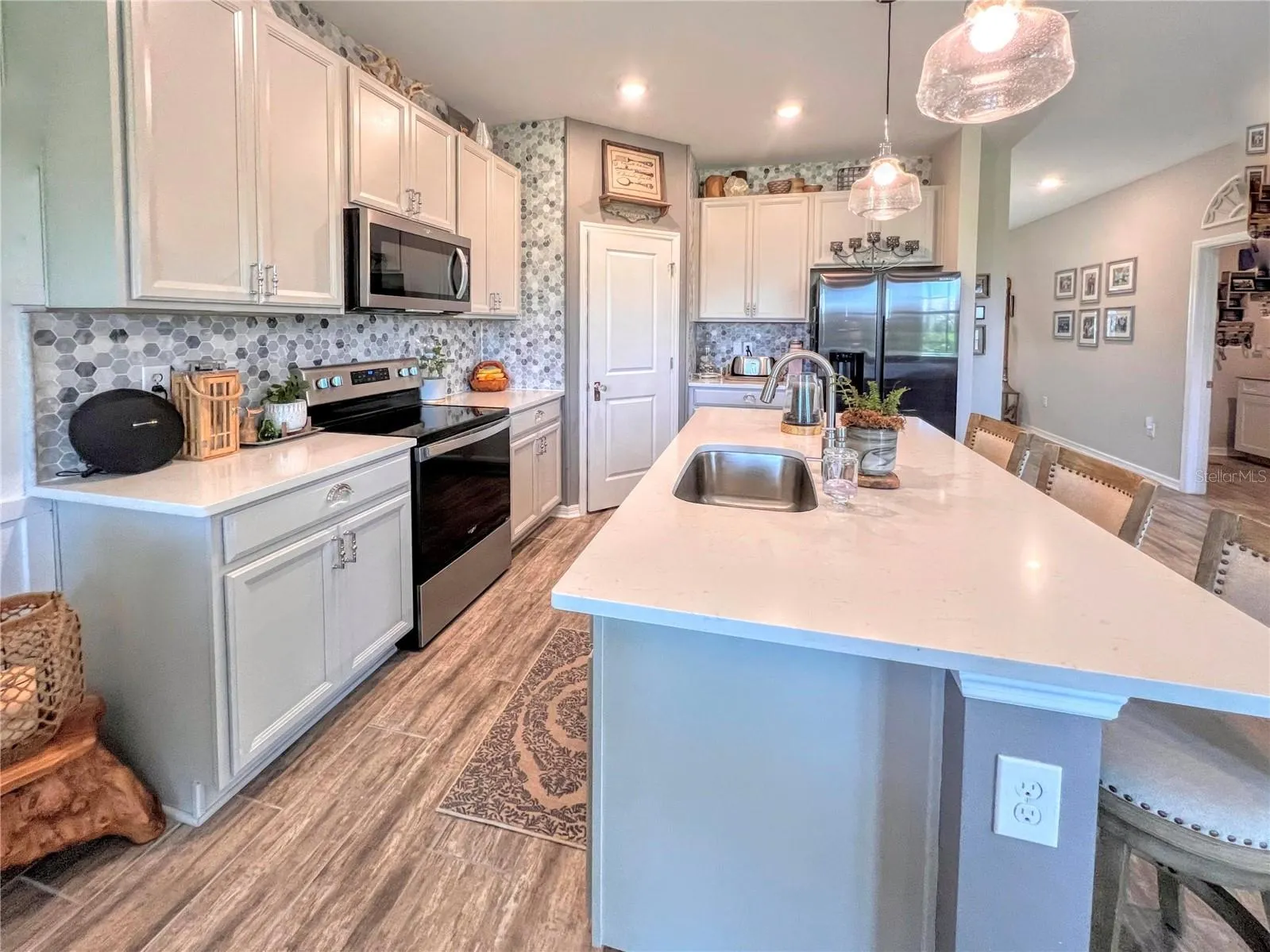 309 DAYLILY BLVD