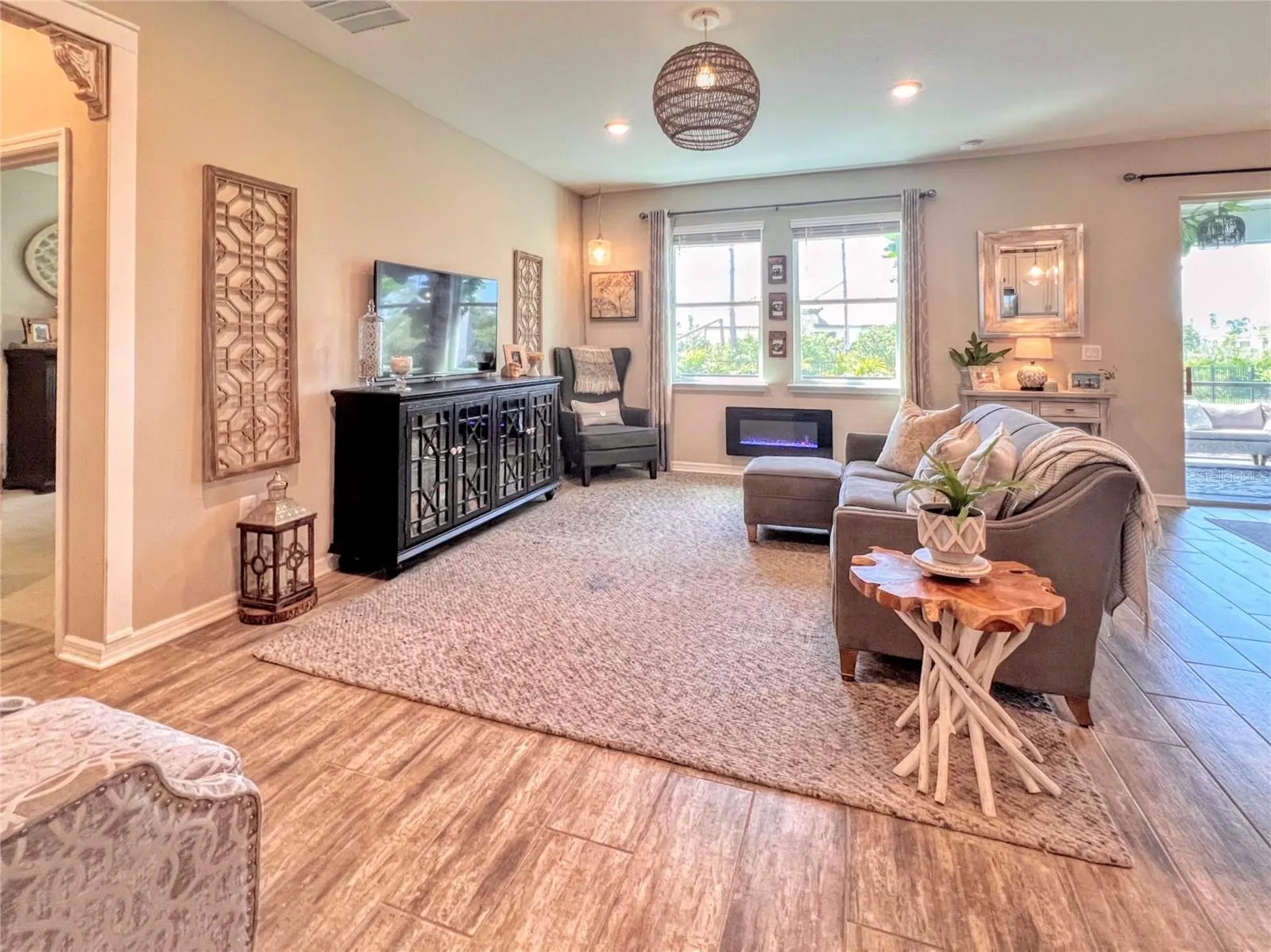 309 DAYLILY BLVD
