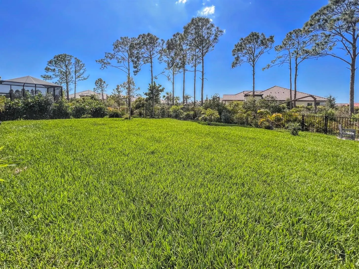 309 DAYLILY BLVD