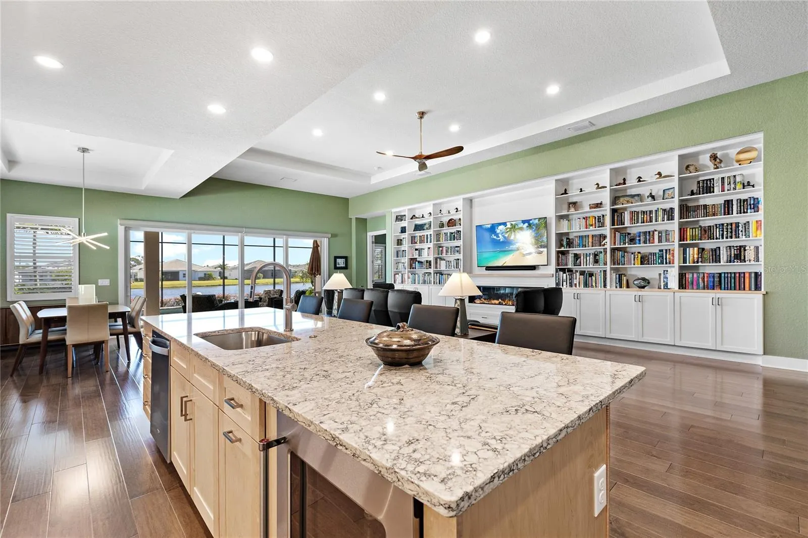 7979 REDONDA LOOP