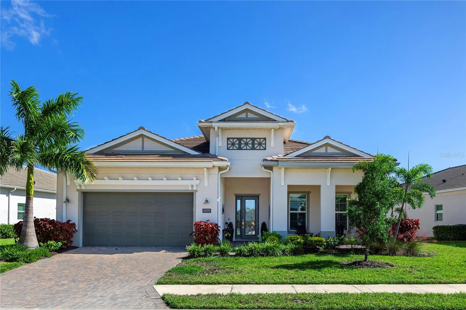 7979 REDONDA LOOP