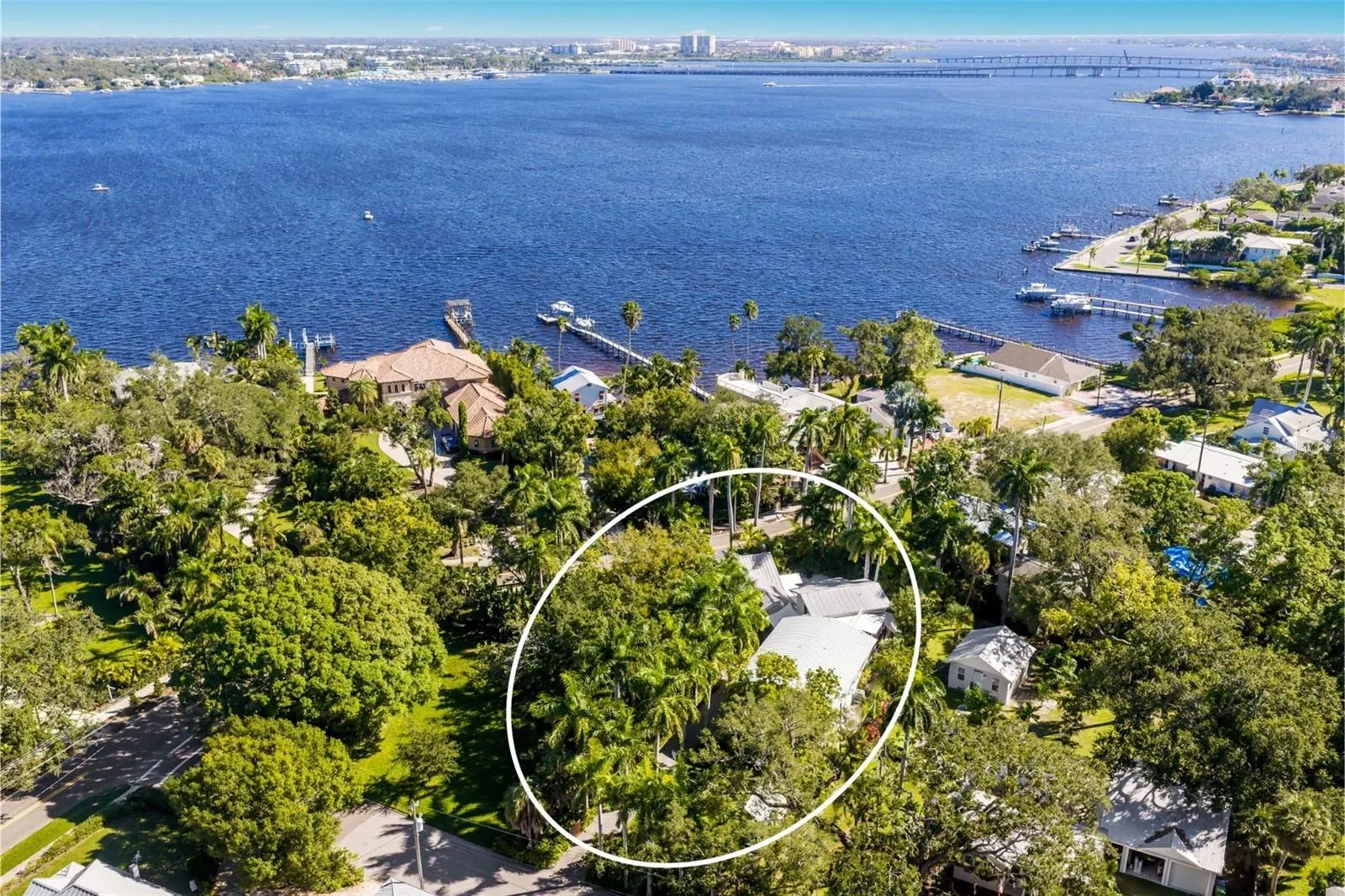 2813 RIVERVIEW BLVD
