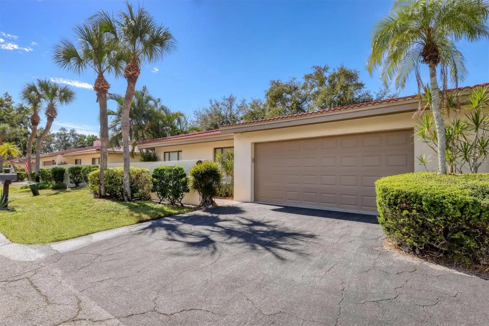 6412 SUN EAGLE LN
