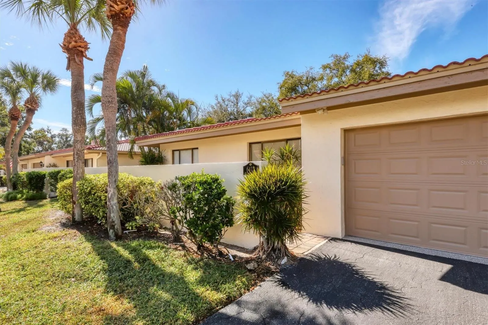 6412 SUN EAGLE LN