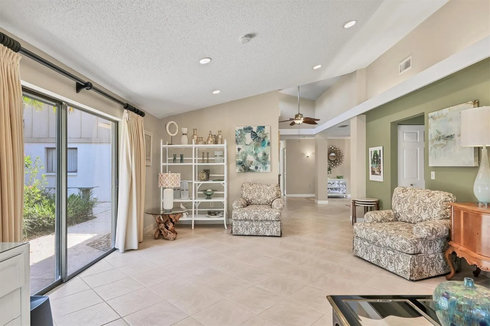 6412 SUN EAGLE LN