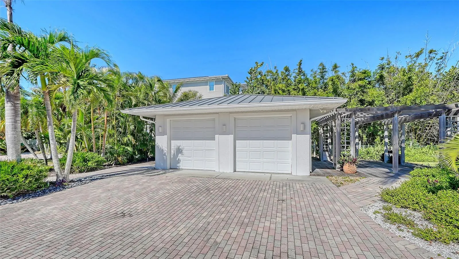 6061 GULF OF MEXICO DR