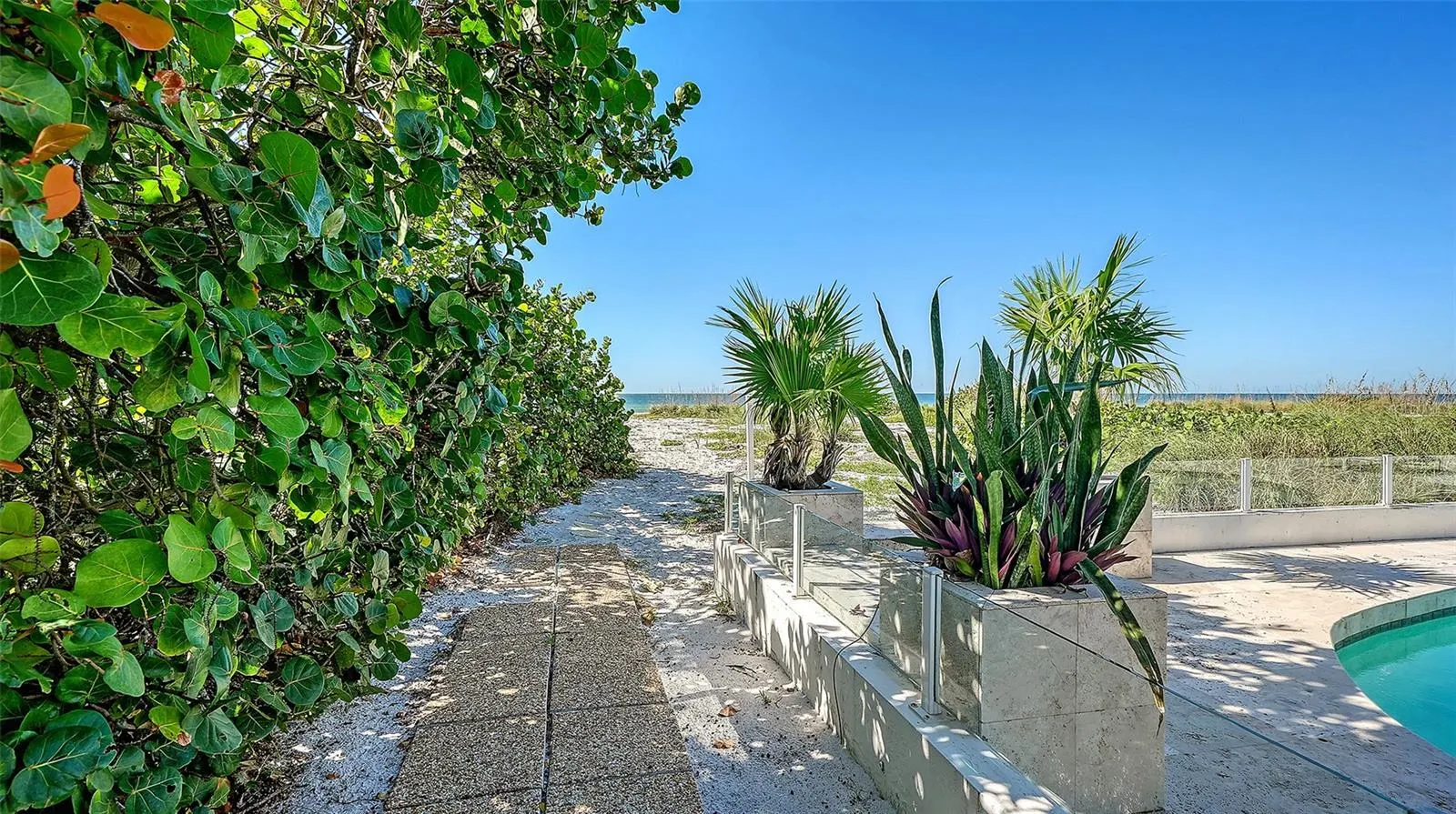 6061 GULF OF MEXICO DR