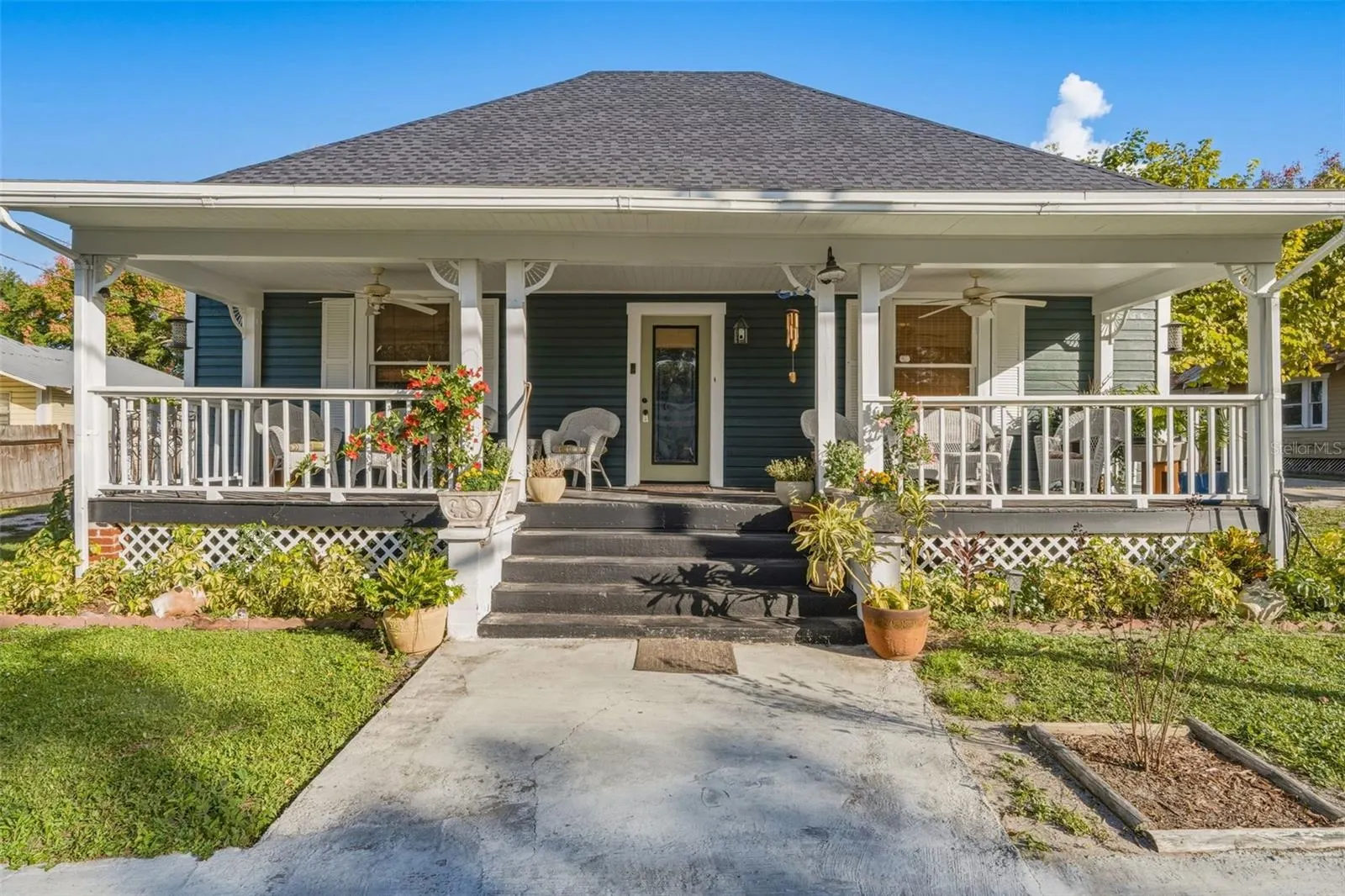 122 N MONROE AVE