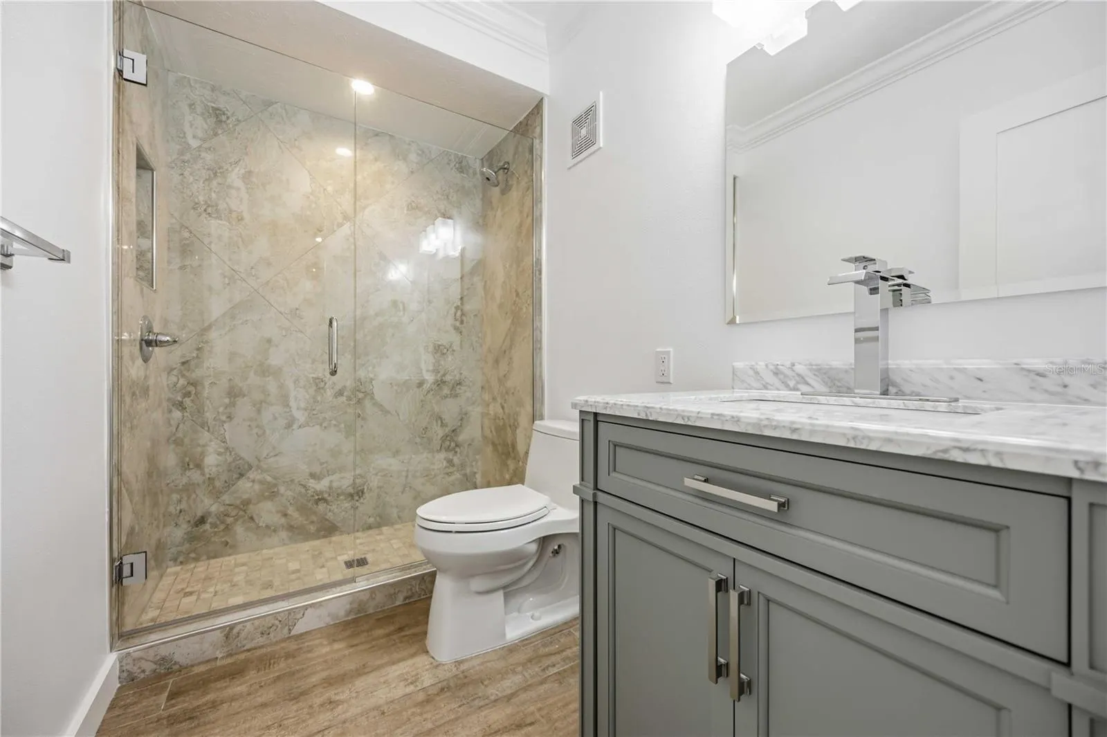 769 JOHN RINGLING BLVD #2 #2