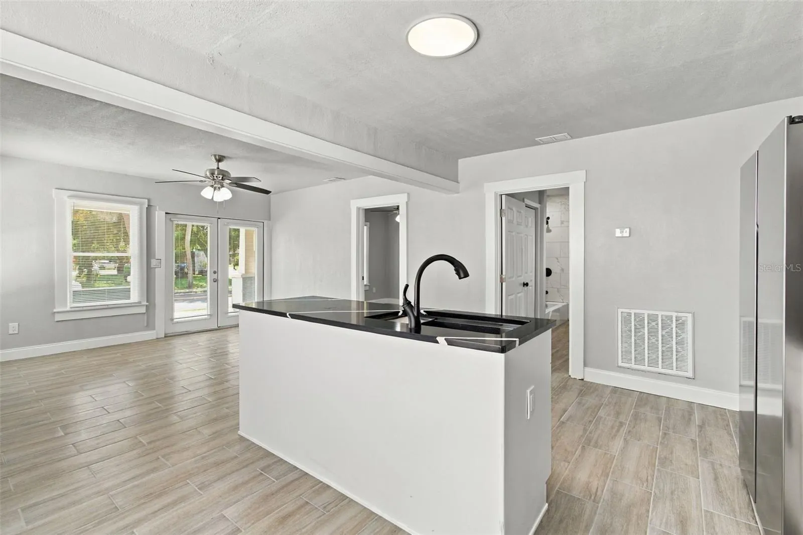 2230 9TH AVE W