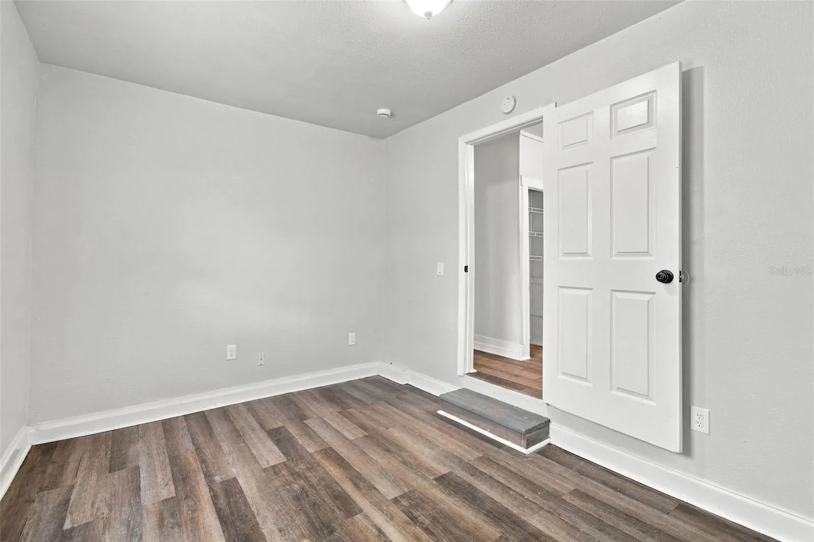 2230 9TH AVE W