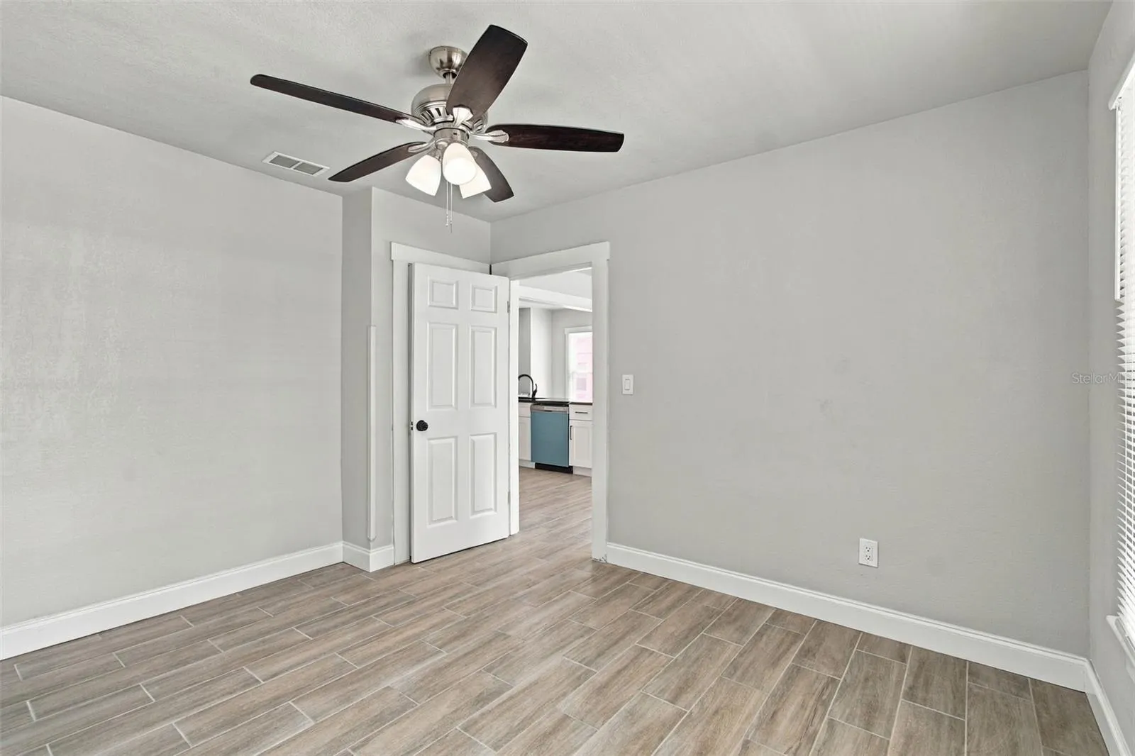2230 9TH AVE W