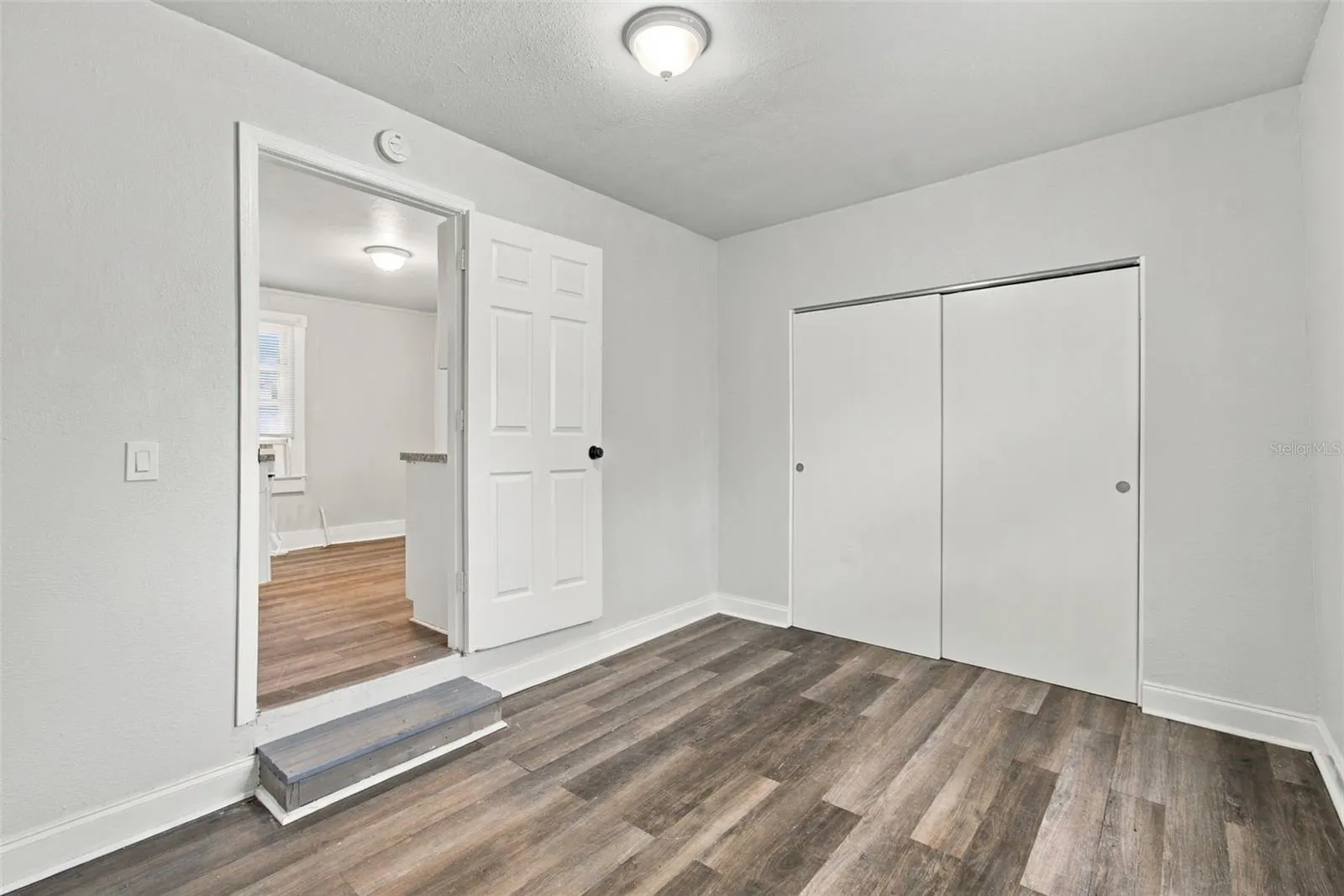 2230 9TH AVE W