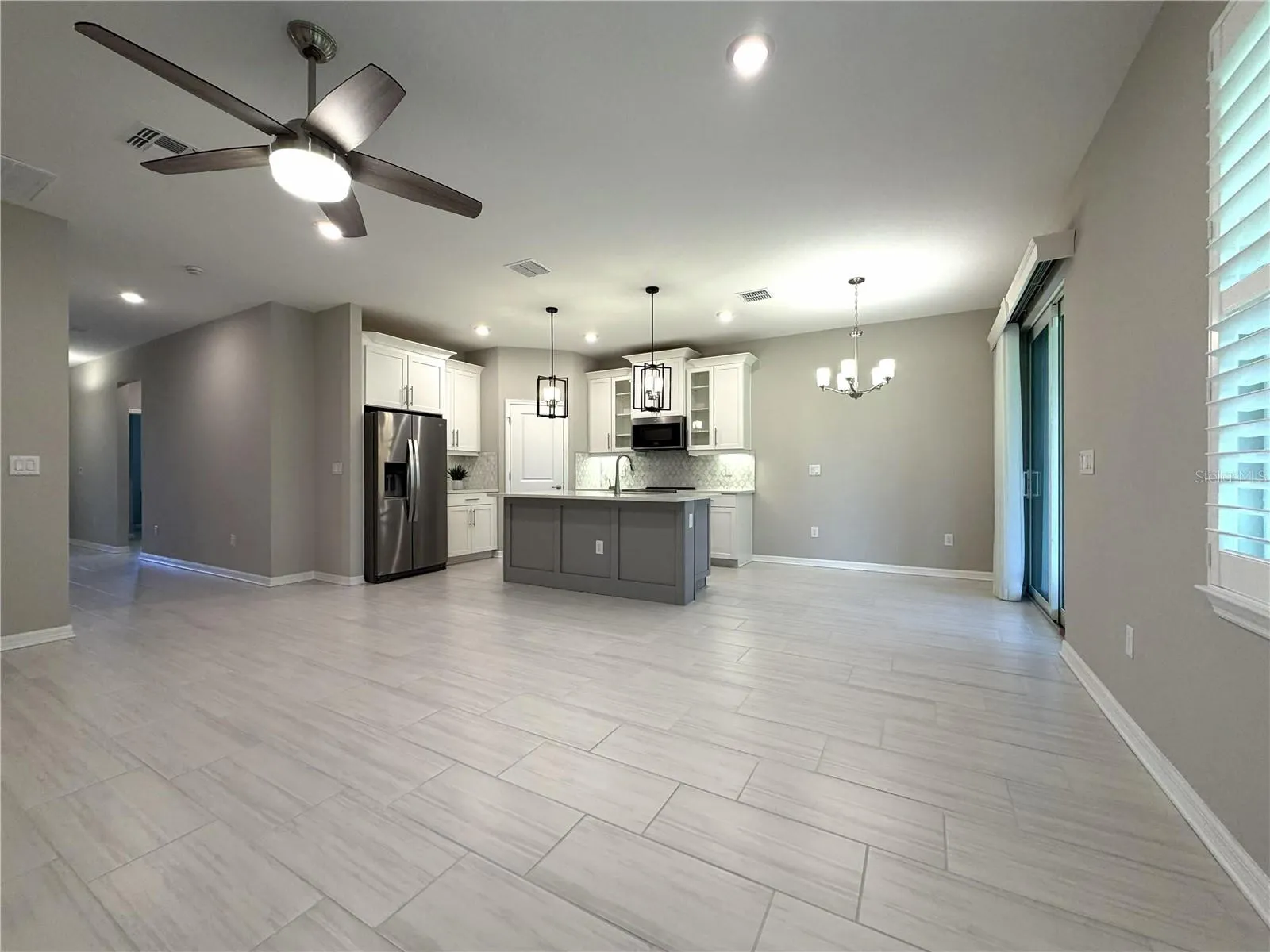 412 DAYLILY BLVD