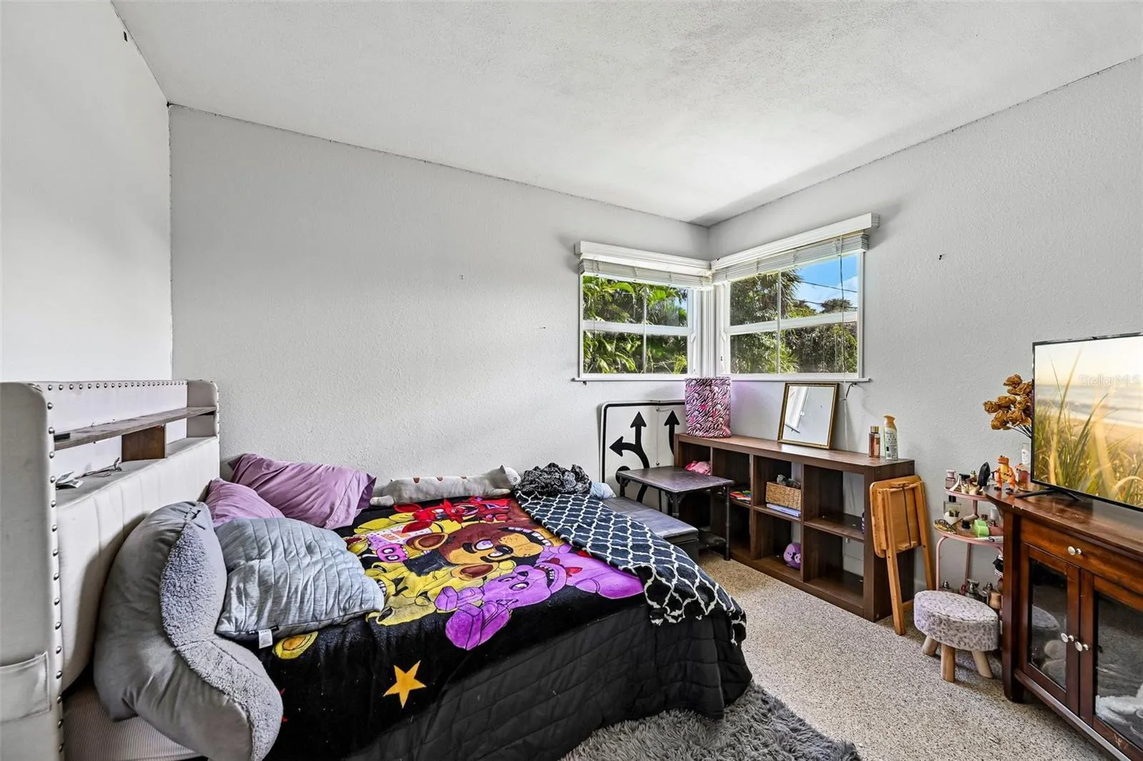 320 PARKSIDE DR