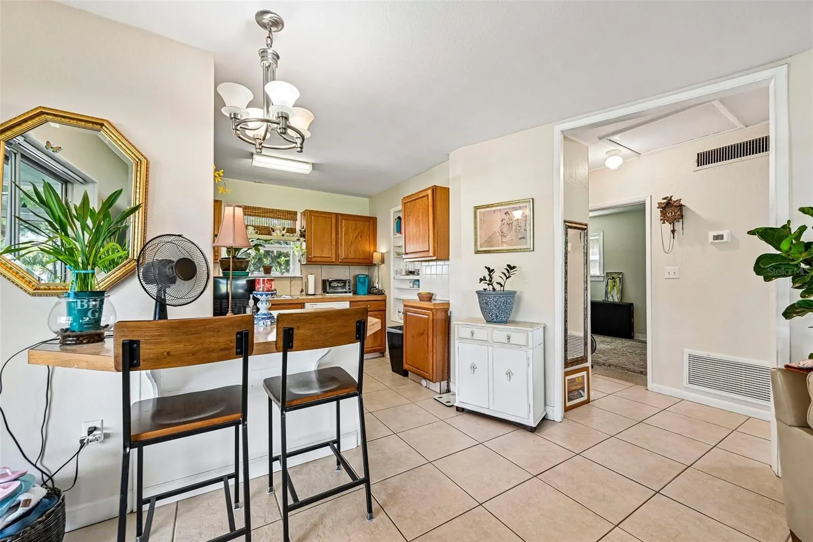 320 PARKSIDE DR