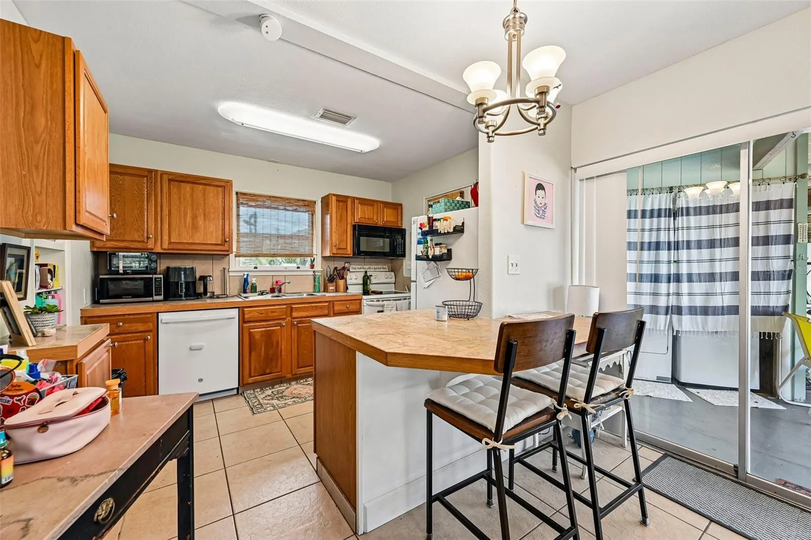 320 PARKSIDE DR