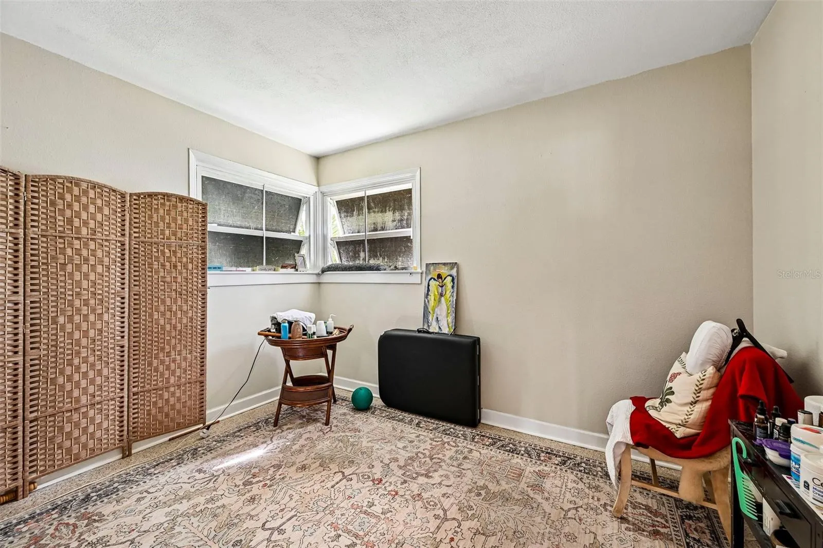 320 PARKSIDE DR