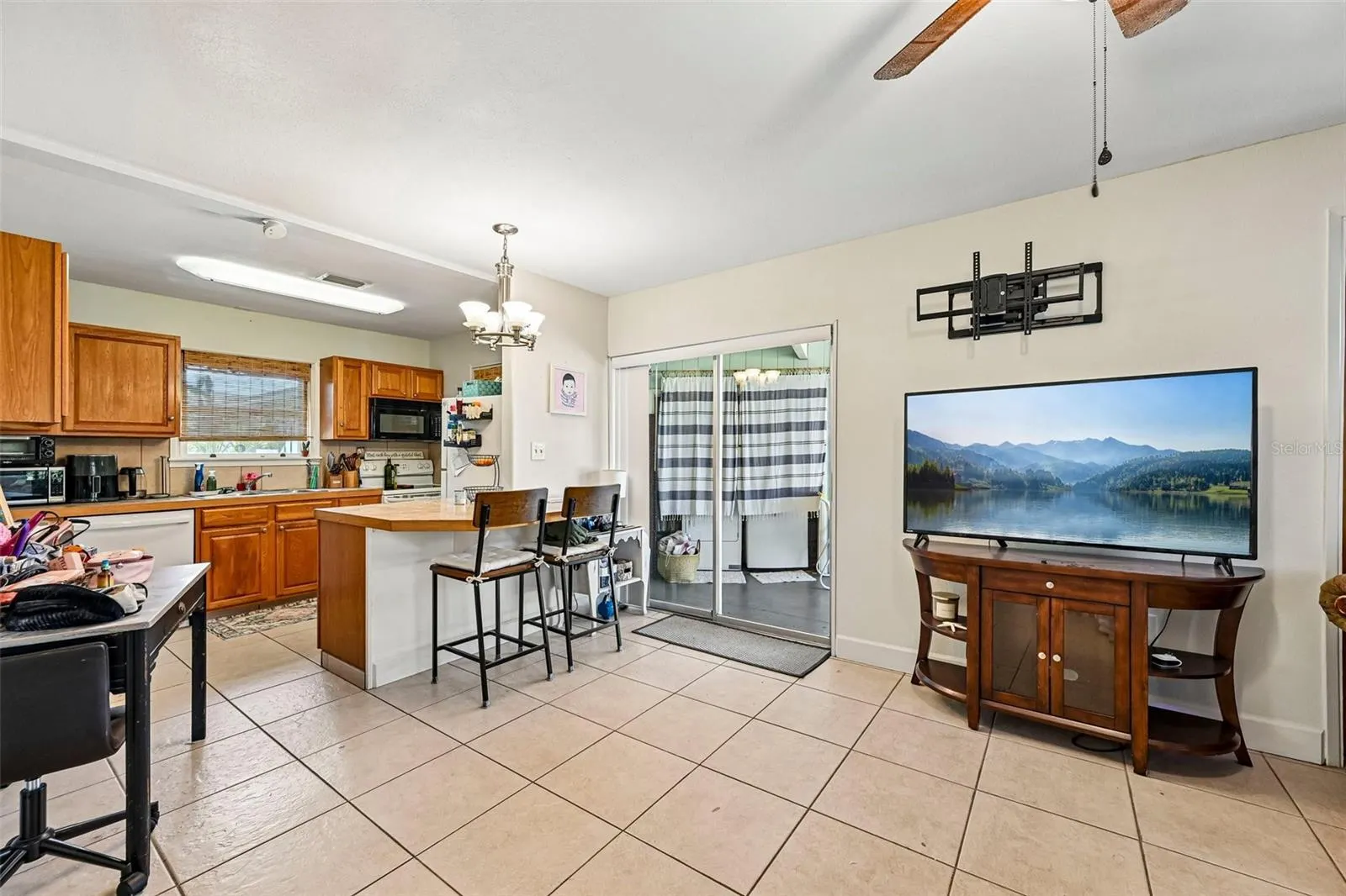 320 PARKSIDE DR